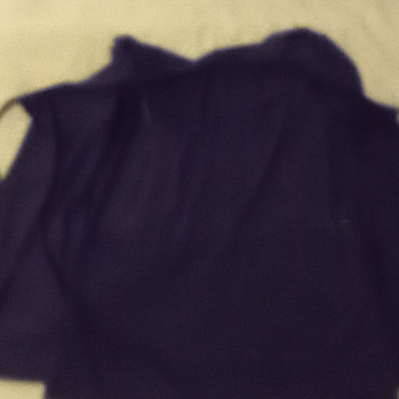 Thyme Women's Top with Very Short Sleeves - Picture 8 of 10